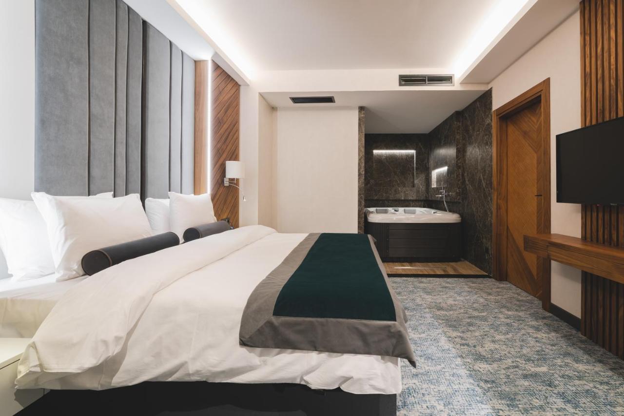 Bristol Hotel Podgorica Esterno foto