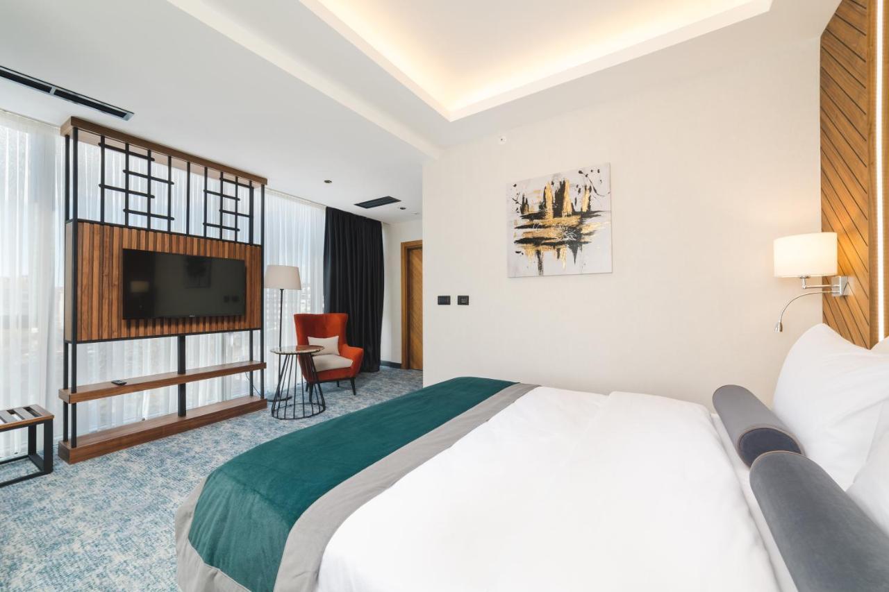 Bristol Hotel Podgorica Esterno foto