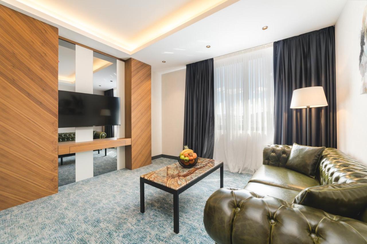 Bristol Hotel Podgorica Esterno foto