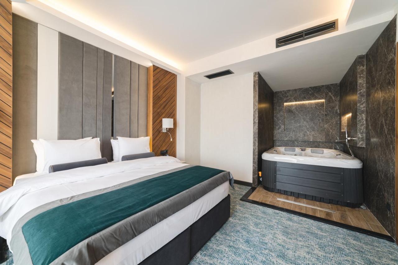 Bristol Hotel Podgorica Esterno foto