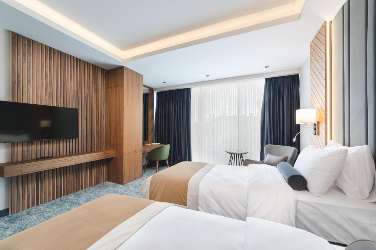 Bristol Hotel Podgorica Esterno foto